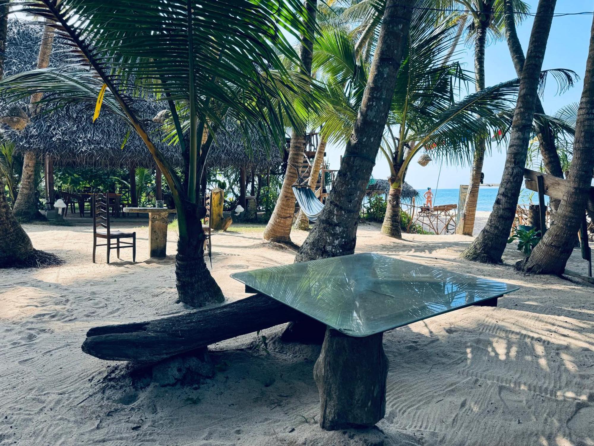 Villa La Kurumba Ambalangoda  Exteriör bild